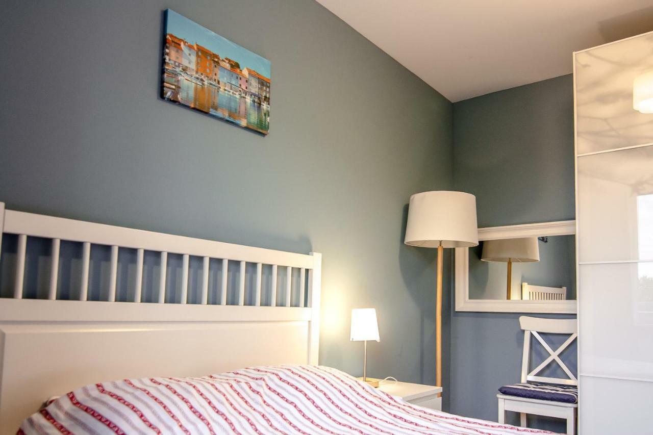 Apartament Kapitanski Bursztynowe Komnaty 달로브코 외부 사진